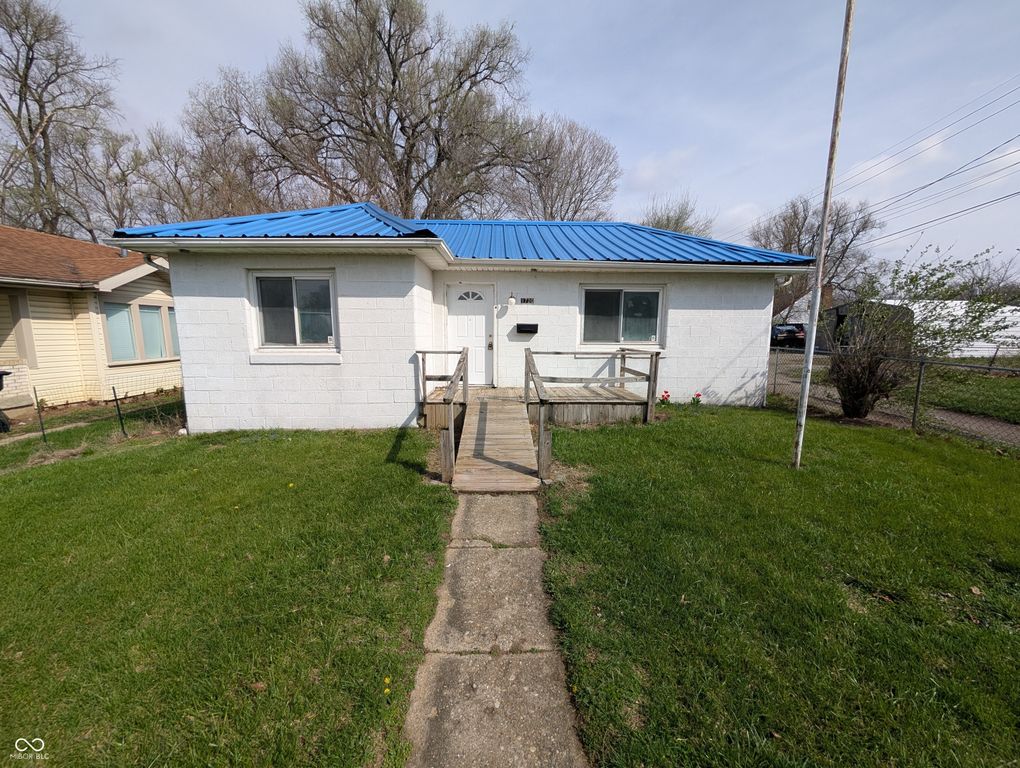 1720 W 24th Street, Anderson, IN 46016