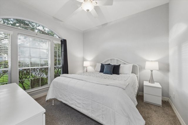 2450 Sullivan Lane, Dickinson, TX 77539