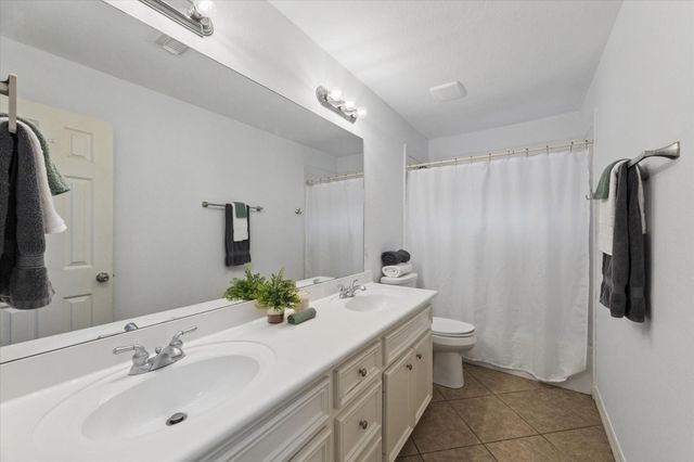 2450 Sullivan Lane, Dickinson, TX 77539