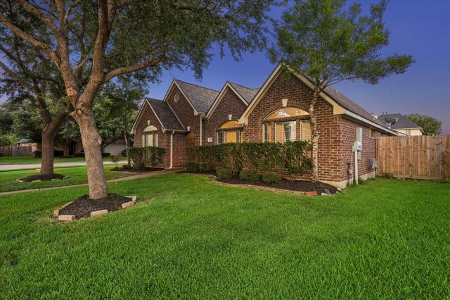 2450 Sullivan Lane, Dickinson, TX 77539