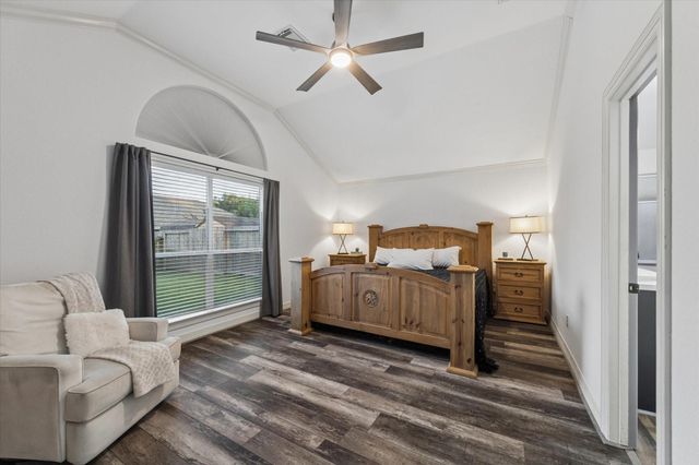 2450 Sullivan Lane, Dickinson, TX 77539