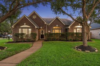 2450 Sullivan Lane, Dickinson, TX 77539