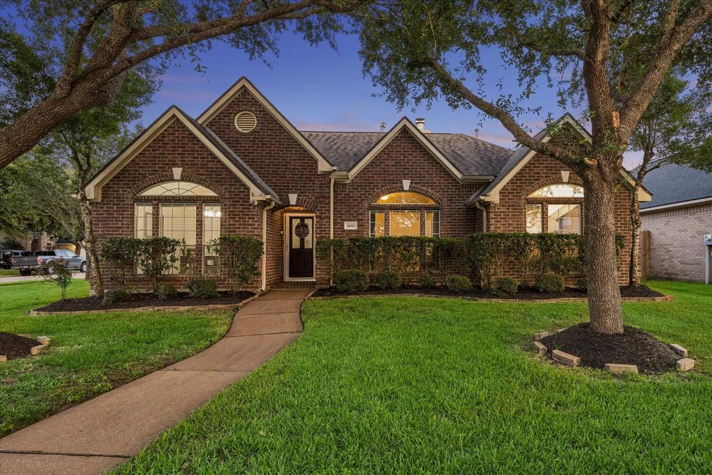 2450 Sullivan Lane, Dickinson, TX 77539