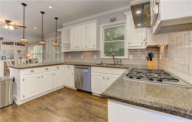 409 Misty Ridge Way, Woodstock, GA 30189