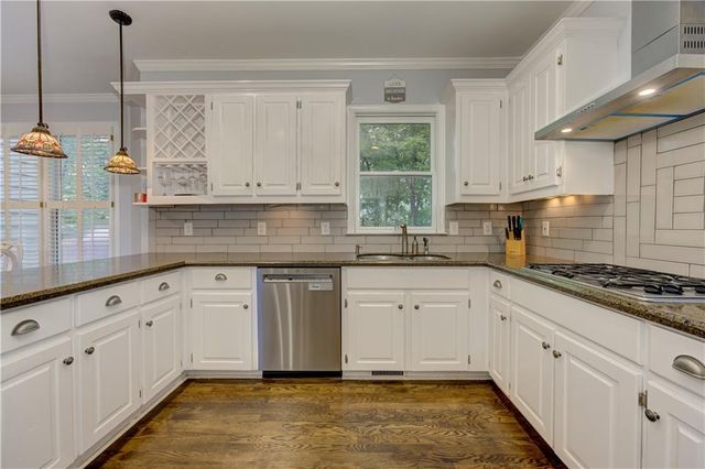 409 Misty Ridge Way, Woodstock, GA 30189