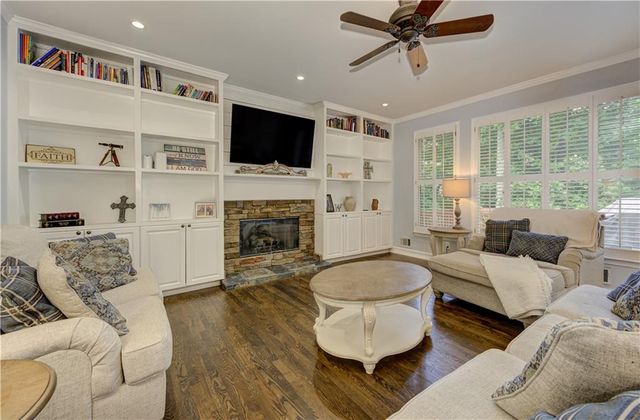 409 Misty Ridge Way, Woodstock, GA 30189