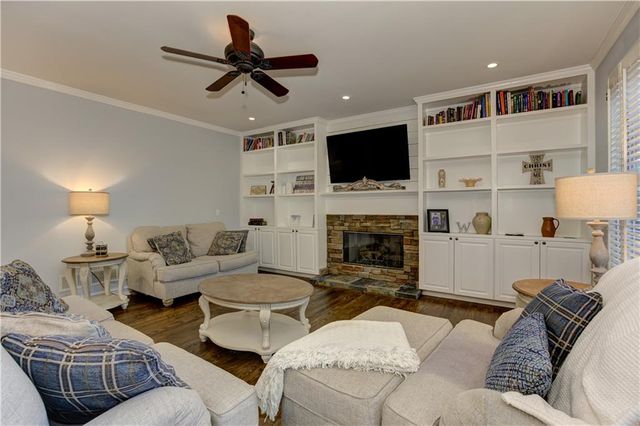 409 Misty Ridge Way, Woodstock, GA 30189
