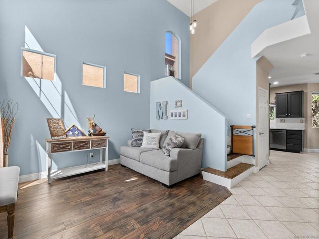 2925 Sunhaven Court, Alpine, CA 91901