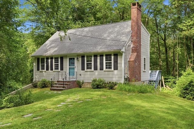 200 Cushing St, Hingham, MA 02043
