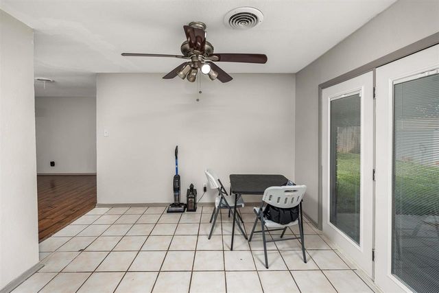 3805 SE Elmhurst Ln, Lawton, OK 73501