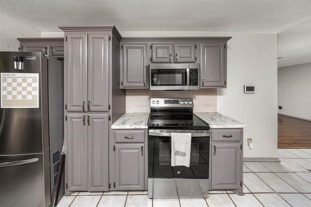 3805 SE Elmhurst Ln, Lawton, OK 73501