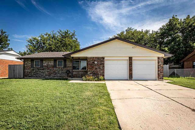 3805 SE Elmhurst Ln, Lawton, OK 73501