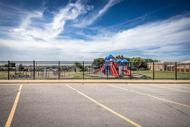 3805 SE Elmhurst Ln, Lawton, OK 73501