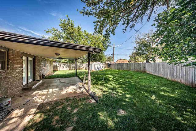 3805 SE Elmhurst Ln, Lawton, OK 73501