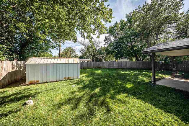 3805 SE Elmhurst Ln, Lawton, OK 73501
