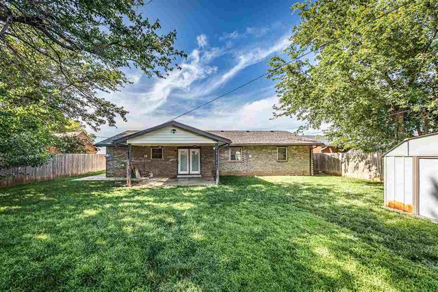 3805 SE Elmhurst Ln, Lawton, OK 73501