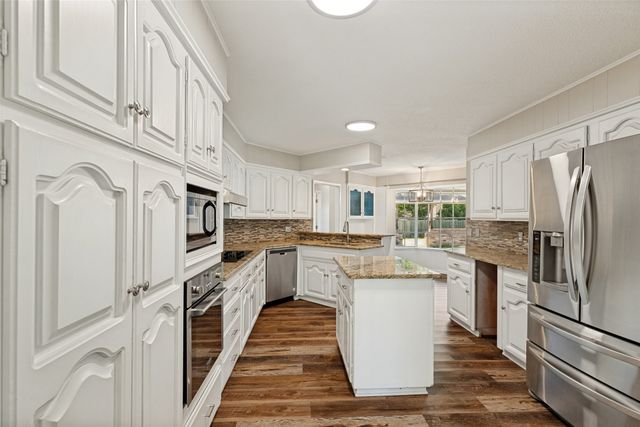 2500 Brookhaven Drive, Denison, TX 75020