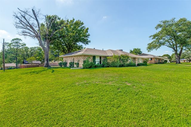 2500 Brookhaven Drive, Denison, TX 75020