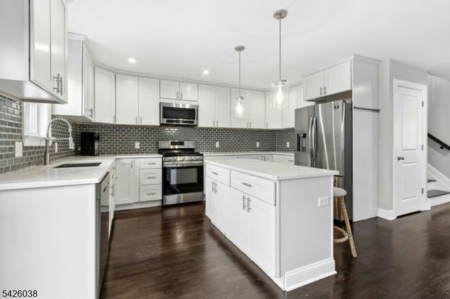 207 Columbia Ave, Cranford Twp., NJ 07016