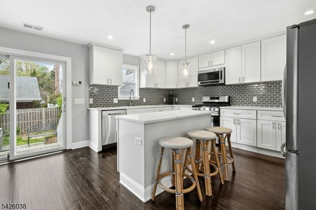 207 Columbia Ave, Cranford Twp., NJ 07016