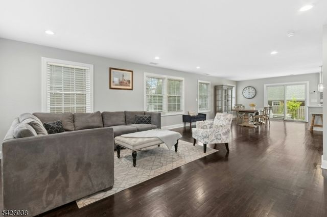 207 Columbia Ave, Cranford Twp., NJ 07016