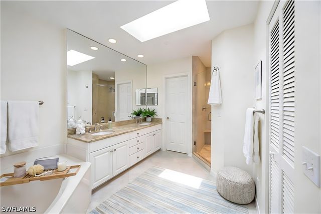 312 Carlton PL 29, Naples, FL 34108