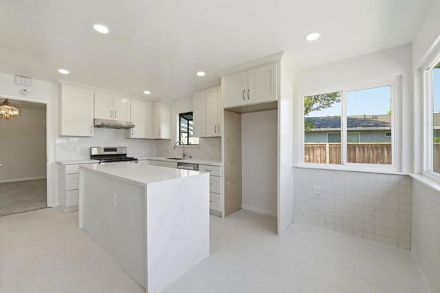 2447 Douglas Street, Union City, CA 94587