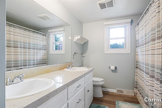 7490 N Garden Court, Jenison, MI 49428