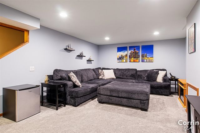 7490 N Garden Court, Jenison, MI 49428