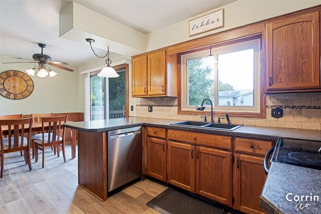 7490 N Garden Court, Jenison, MI 49428