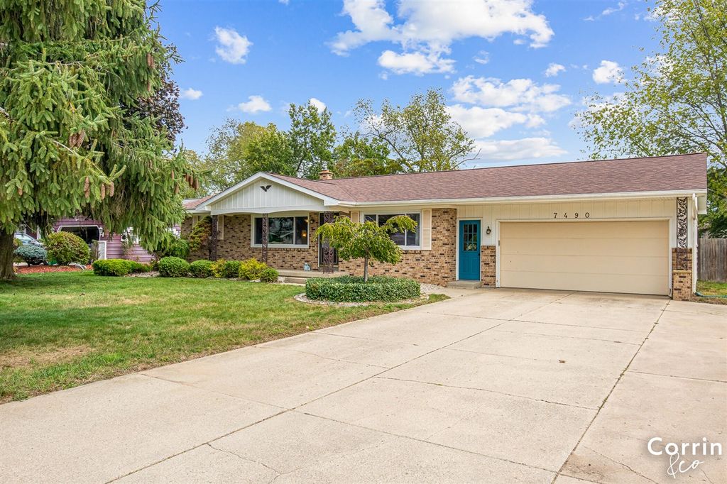 7490 N Garden Court, Jenison, MI 49428