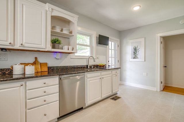 4004 El Campo Avenue, Fort Worth, TX 76107