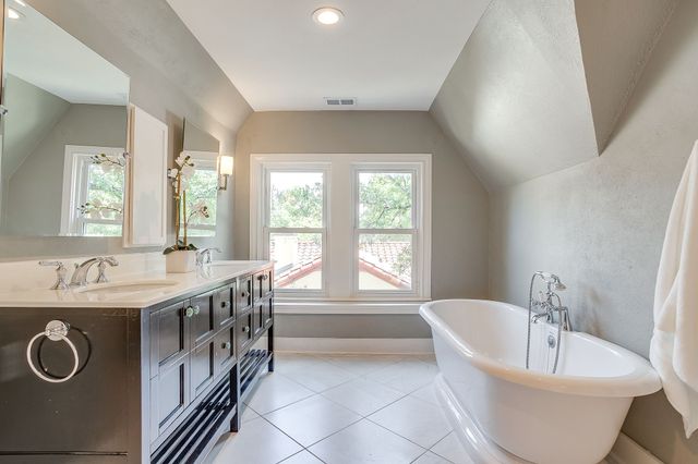 4004 El Campo Avenue, Fort Worth, TX 76107