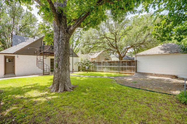 4004 El Campo Avenue, Fort Worth, TX 76107