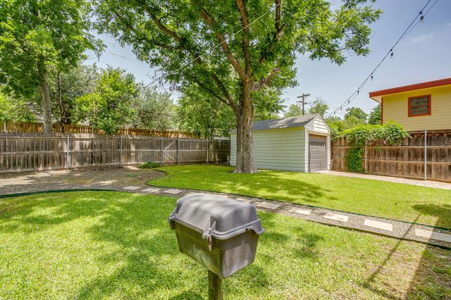 4004 El Campo Avenue, Fort Worth, TX 76107
