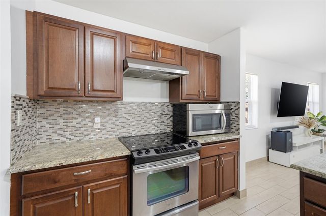 5015 SW 18th Street, West Park, FL 33023