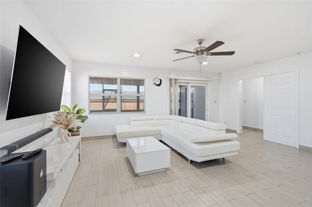 5015 SW 18th Street, West Park, FL 33023