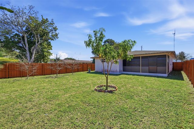 5015 SW 18th Street, West Park, FL 33023