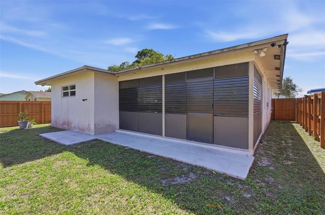 5015 SW 18th Street, West Park, FL 33023