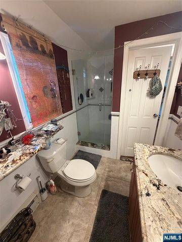 81 Grayson Place, Teaneck, NJ 07666