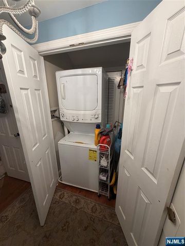 81 Grayson Place, Teaneck, NJ 07666