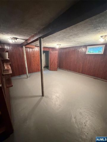 81 Grayson Place, Teaneck, NJ 07666