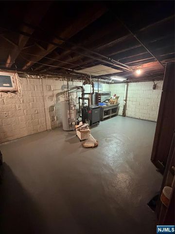 81 Grayson Place, Teaneck, NJ 07666