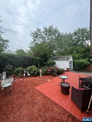 81 Grayson Place, Teaneck, NJ 07666