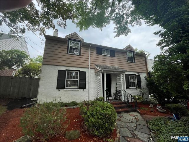 81 Grayson Place, Teaneck, NJ 07666