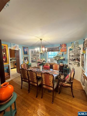 81 Grayson Place, Teaneck, NJ 07666