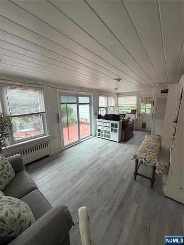 81 Grayson Place, Teaneck, NJ 07666