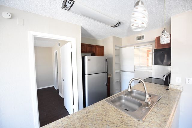 2833 Kings Road 208, Dallas, TX 75219