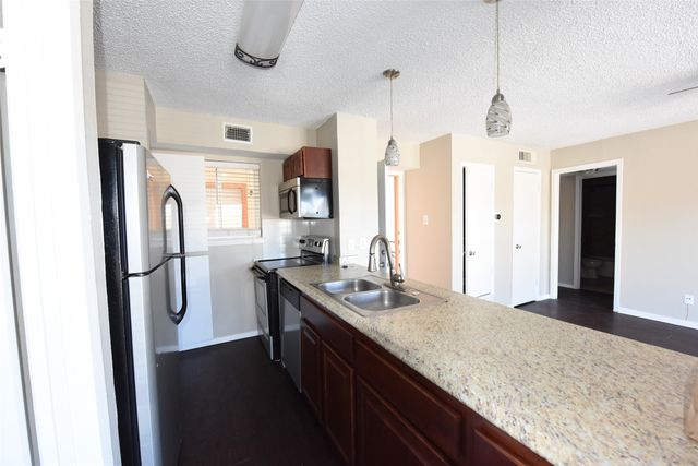 2833 Kings Road 208, Dallas, TX 75219