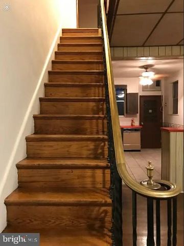 2215 S 9TH ST, Philadelphia, PA 19148